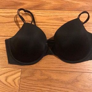 Black seem less back bra